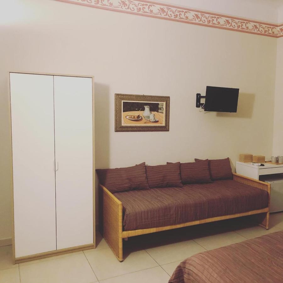 Via Fiume Cento 17 Hotel La Spezia Kültér fotó